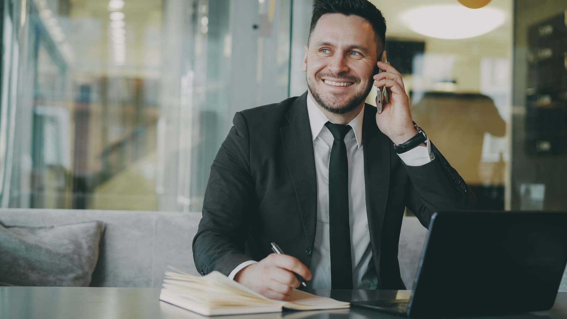 Who is a Solo Consultant? How to Prepare to be a Solo Consultant in 2026